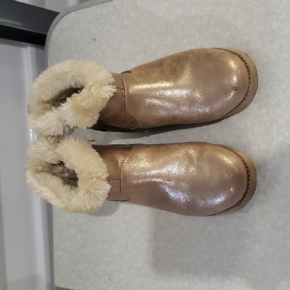 Cat and‎ Jack fur lined boots size 3